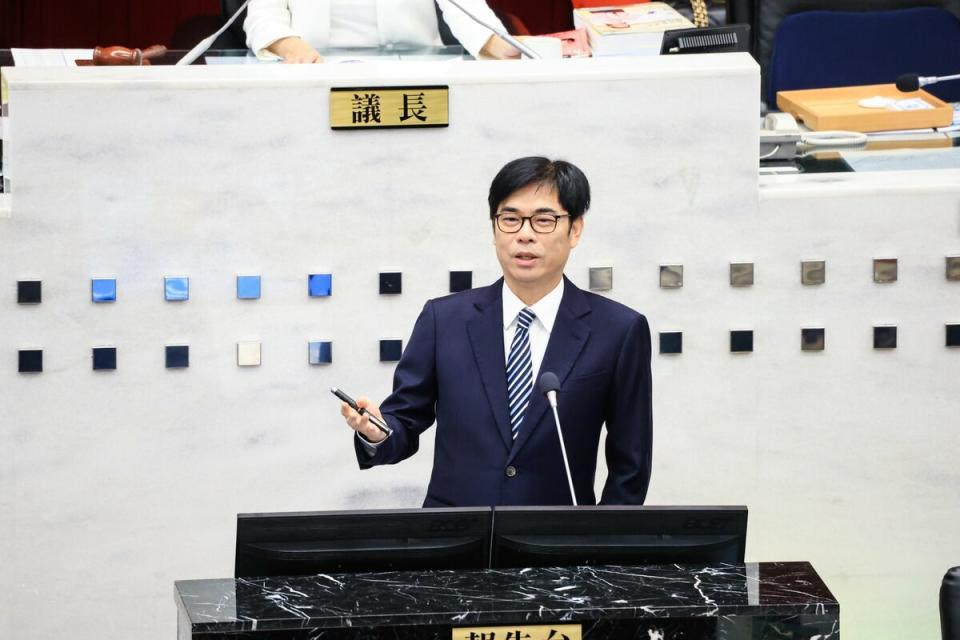 陳其邁赴議會進行市長施政報告。   圖：高雄市政府提供