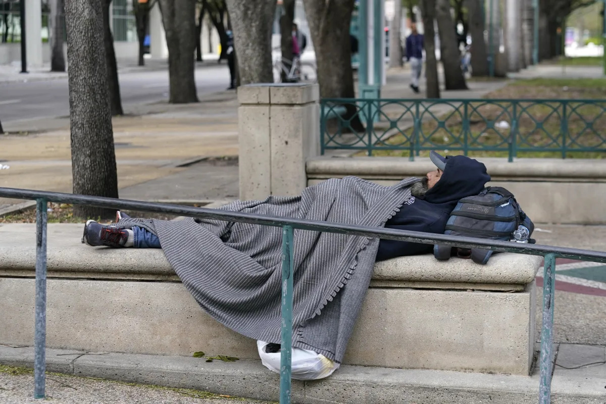Florida homeless to be banned from sleeping in public spaces under DeSantis-backed law