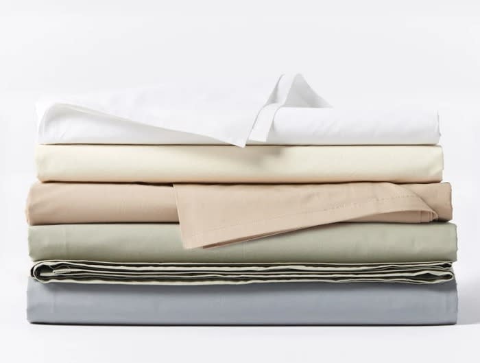 Coyuchi 300 Thread Count Organic Percale Sheets, gifts for mom