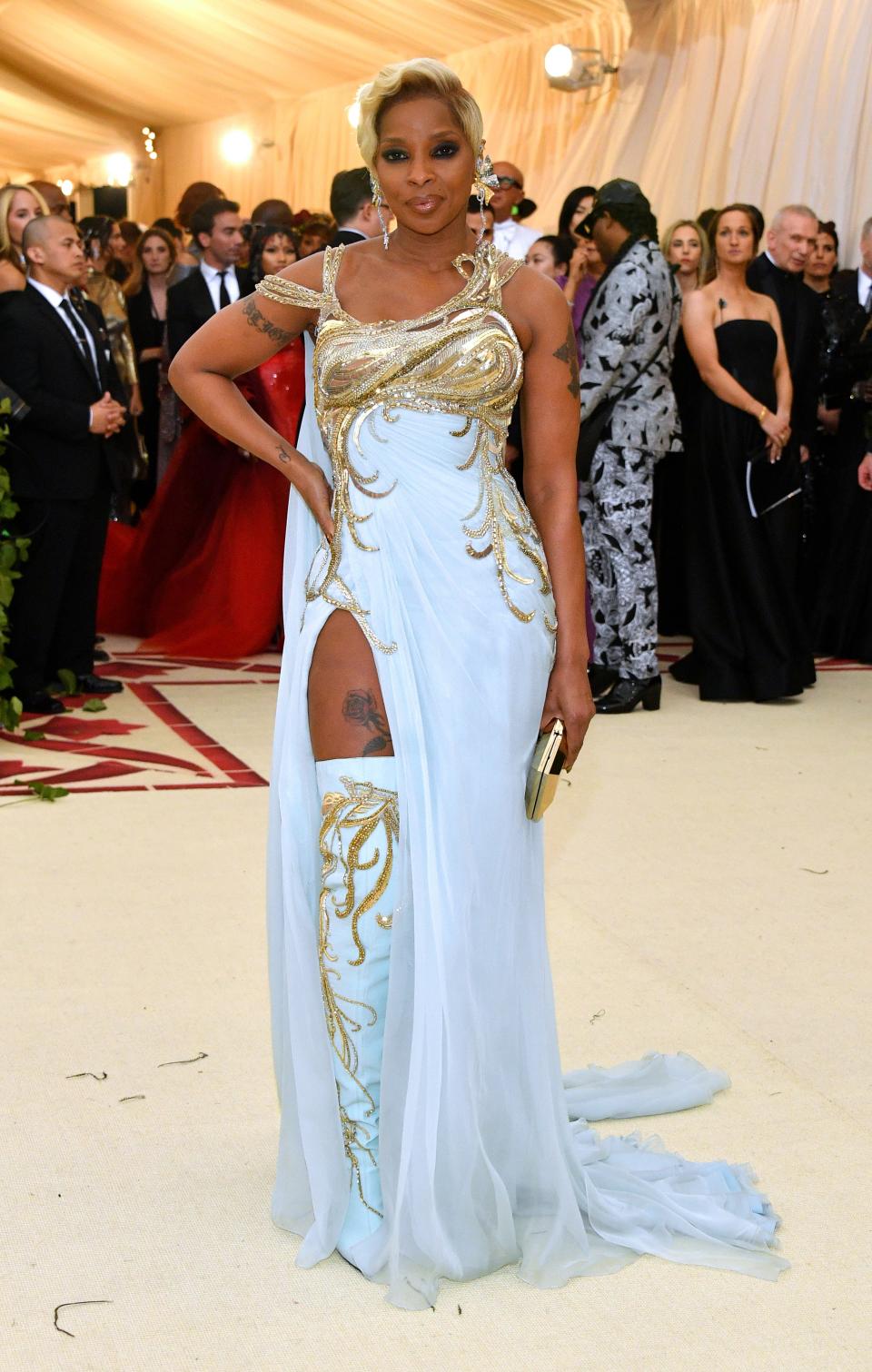 <h1 class="title">Mary J. Blige in Versace and L’Dezen by Payal Shah jewelry</h1><cite class="credit">Photo: Getty Images</cite>