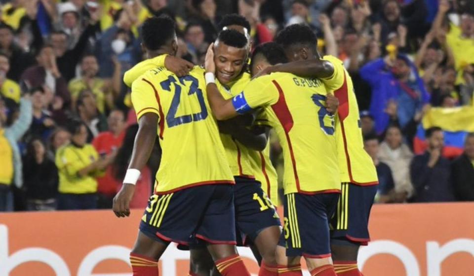 La Selección Colombia lucha por un cupo en la final del Mundial. Foto: tomada del Twitter de @FCFSeleccionCol