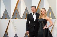 <p>Eine der wichtigsten Gratulantinnen war jene Frau, mit der DiCaprio auf ewig verknüpft ist: Kate Winslet. Als "Titanic"-Traumpaar starteten beide ihre beeindruckenden Karrieren, nur in einem Punkt war Winslet ihrem guten Freund voraus gewesen: Bereits 2009 erhielt sie einen Oscar für die Hauptrolle in "Der Vorleser". (Bild: Aaron Poole / ©A.M.P.A.S.)</p>