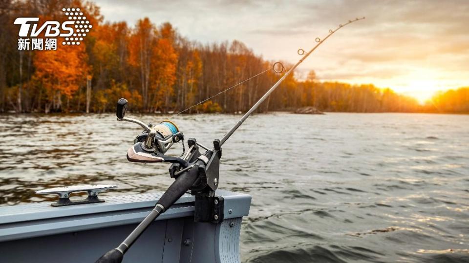 南非的辛巴威日前也發生釣客遭鱷魚襲擊事件。（示意圖／shutterstock達志影像）