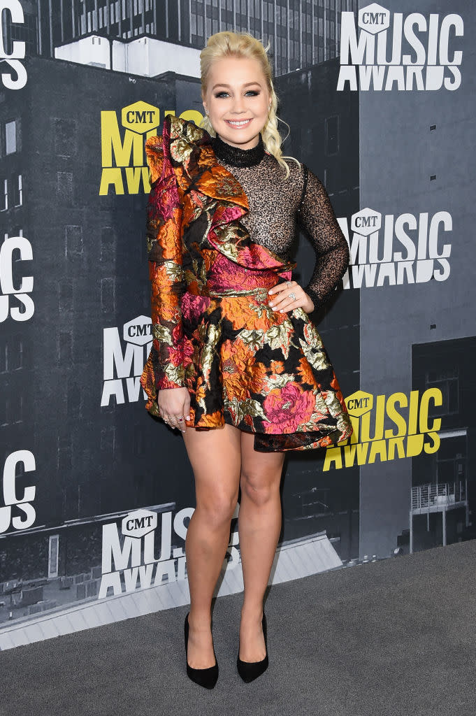 <p>The singer went for flowery, short, and sheer. (Photo: Getty Images) </p>