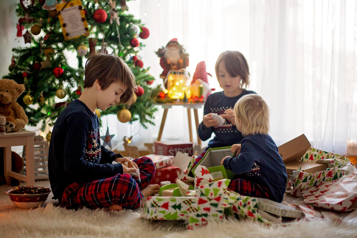 Cadeaux De Noël : Comment Réagir Si Votre Enfant Avale Un Petit Objet ?