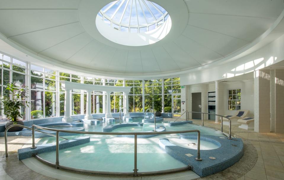 chewton glen treehouse, chewton glen spa