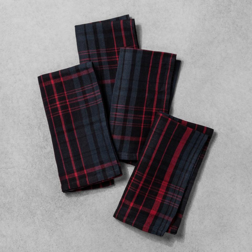 Napkin Set of 4 Plaid — Red-Blue (Photo: Target)