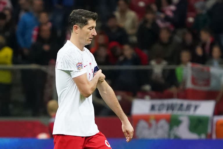 El atacante Robert Lewandowski, la figura de Polonia, uno de los rivales del seleccionado nacional en Qatar