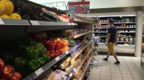 Shoppers Drug Mart enters grocery wars, armed with fresh fruit and fish