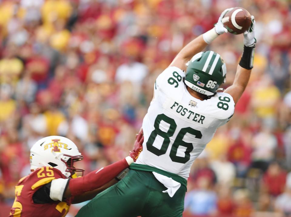 Ohio tight end Tyler Foster (86) makes a catch against Iowa State in 2022. Foster committed to Oklahoma State on Thursday night.