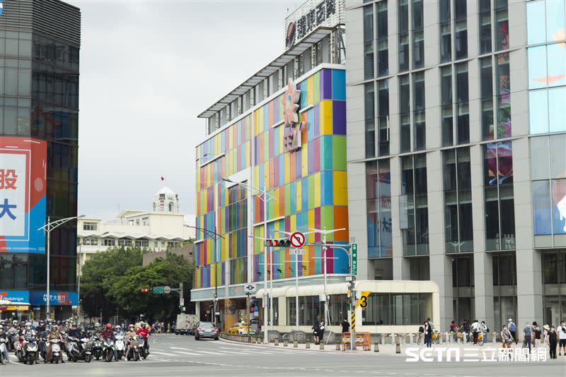 全台最老百貨公司「遠百寶慶」將於2023年8月原地重建。（圖／記者陳弋攝影）