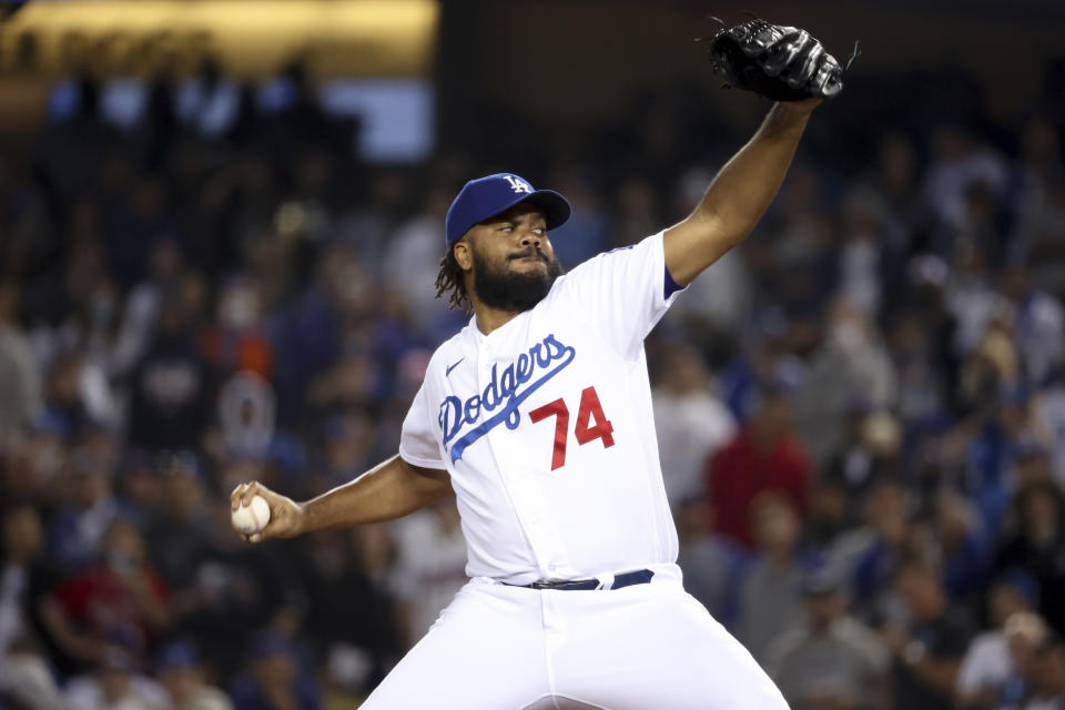Los Angeles, CA - October 21: Los Angeles Dodgers relief pitcher Kenley Jansen delivers a pitch during the ninth inning in game five in the 2021 National League Championship Series against the Atlanta Braves at Dodger Stadium on Thursday, Oct. 21, 2021 in Los Angeles, CA. (Robert Gauthier / Los Angeles Times via Getty Images)