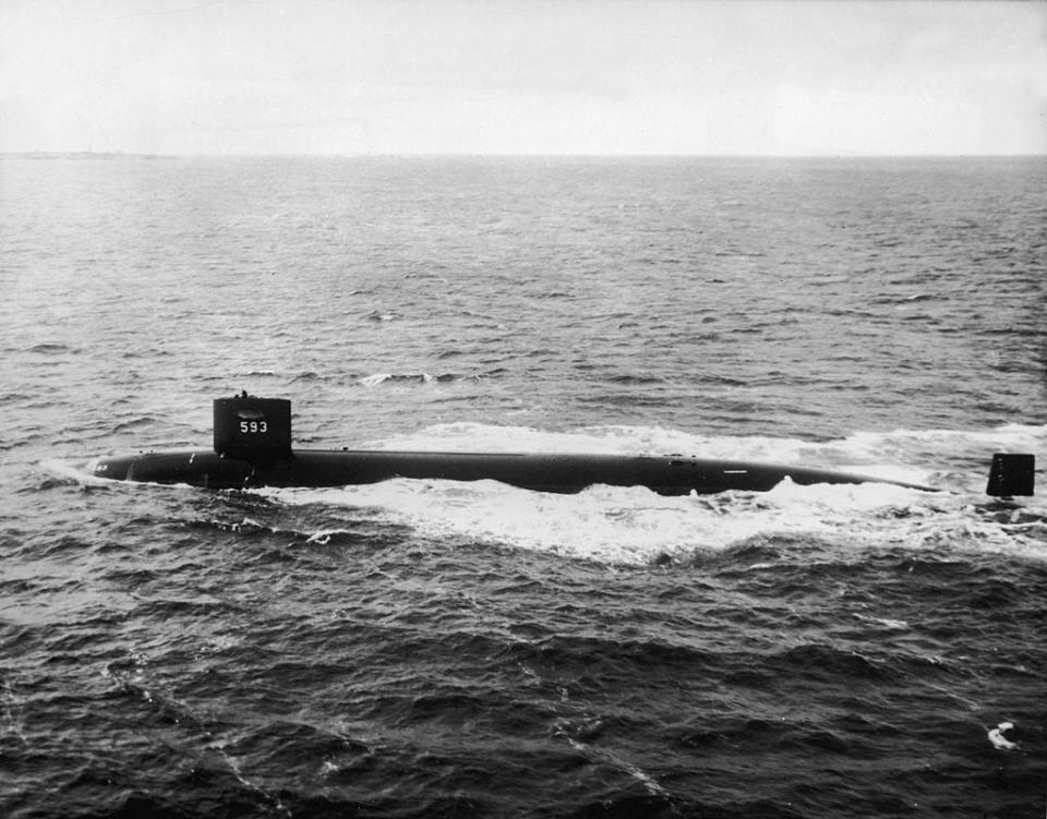 Nuclear-powered submarine the 'USS Thresher' steers through the sea, early 1960s.