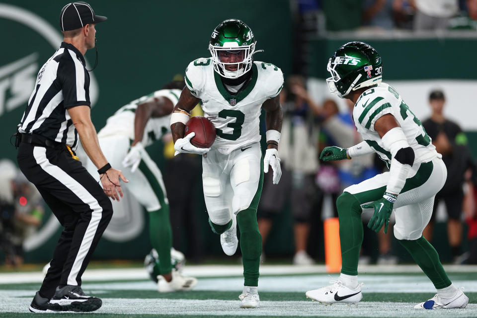 EAST RUTHERFORD, NEW JERSEY – SEPTEMBER 11: Safety Jordan Whitehead #3 of the New York Jets reacts after intercepting a pass during the third quarter of the NFL game against the <a class="link " href="https://sports.yahoo.com/nfl/teams/buffalo/" data-i13n="sec:content-canvas;subsec:anchor_text;elm:context_link" data-ylk="slk:Buffalo Bills;sec:content-canvas;subsec:anchor_text;elm:context_link;itc:0">Buffalo Bills</a> at MetLife Stadium on September 11, 2023 in East Rutherford, New Jersey. (Photo by Elsa/Getty Images)