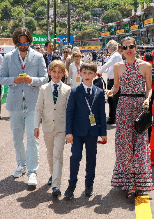 Carlota Casiraghi con su hijo y su sobrino