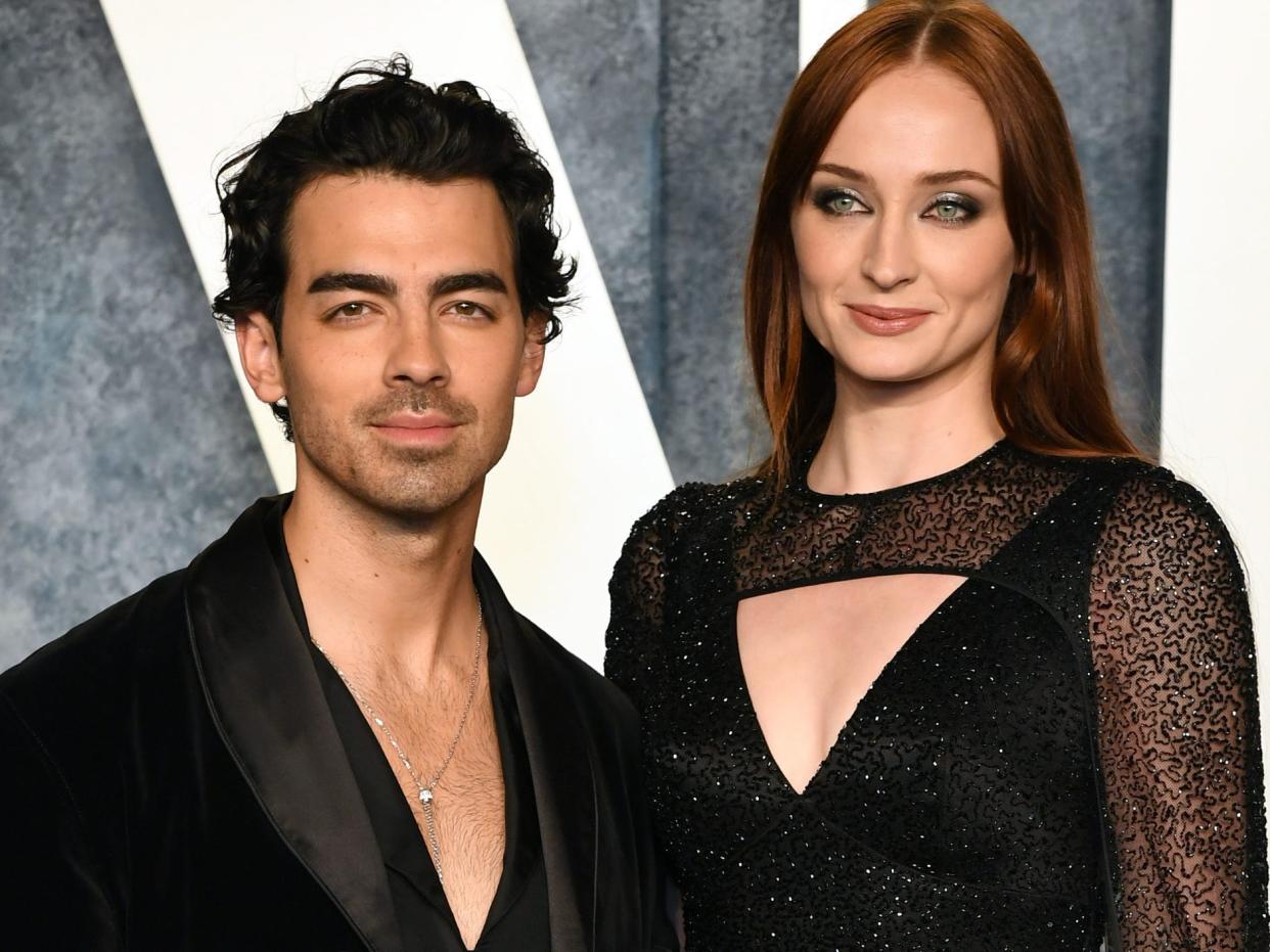 Joe Jonas and Sophie Turner attend the 2023 Vanity Fair Oscar Party Hosted By Radhika Jones at Wallis Annenberg Center for the Performing Arts on March 12, 2023 in Beverly Hills, California.