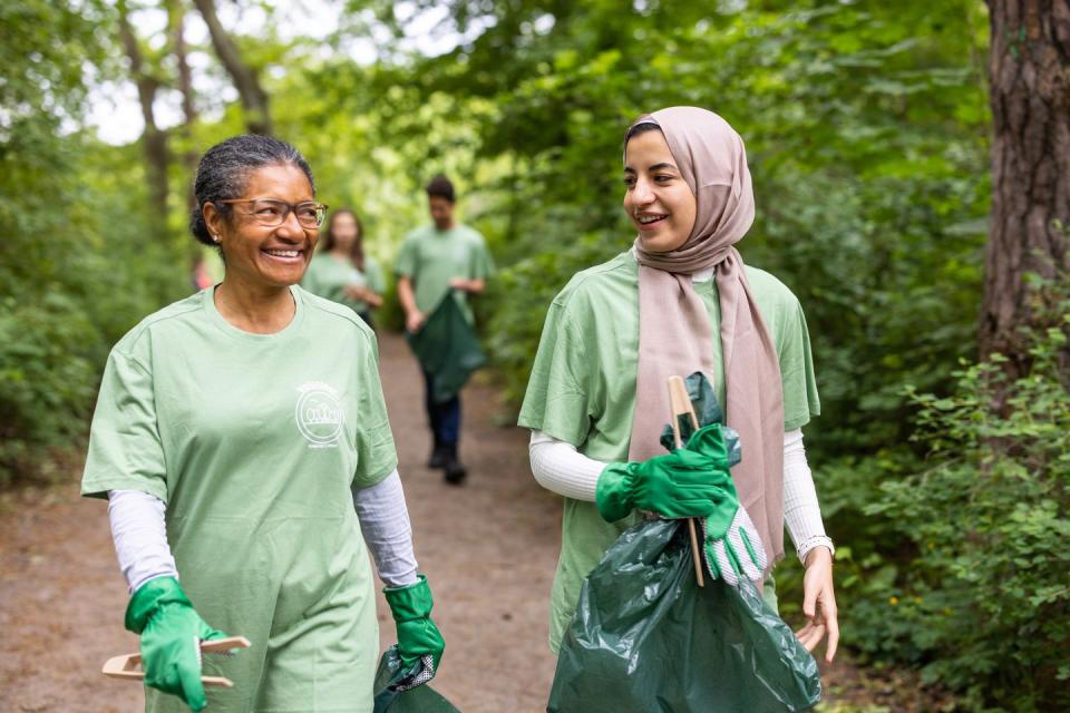 summer activities with women environmental volunteers