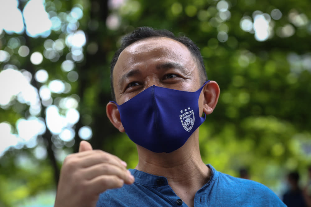 Maszlee Malik speaks to reporters outside the Dang Wangi District Police headquarters in Kuala Lumpur April 4, 2021. — Picture by Yusof Mat Isa