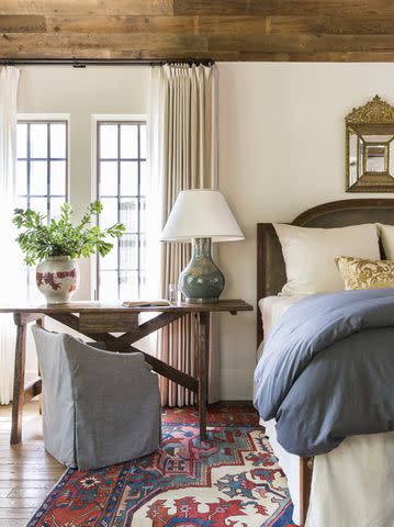 <p>Design by <a href="https://marieflanigan.com/" data-component="link" data-source="inlineLink" data-type="externalLink" data-ordinal="1">Marie Flanigan Interiors</a> / Photo by Julie Soefer</p>