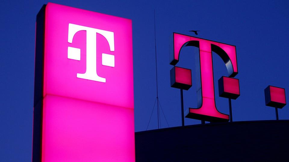 Die Telekom sieht sich auch in Deutschland auf Kurs, wo sie viel Geld in den Ausbau des Mobilfunks und des Festnetzes steckt.