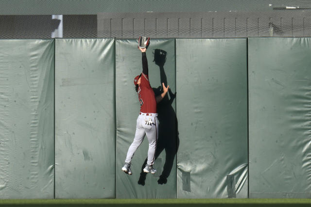 Diamondbacks OF Alek Thomas reacts to incredible 9th inning catch