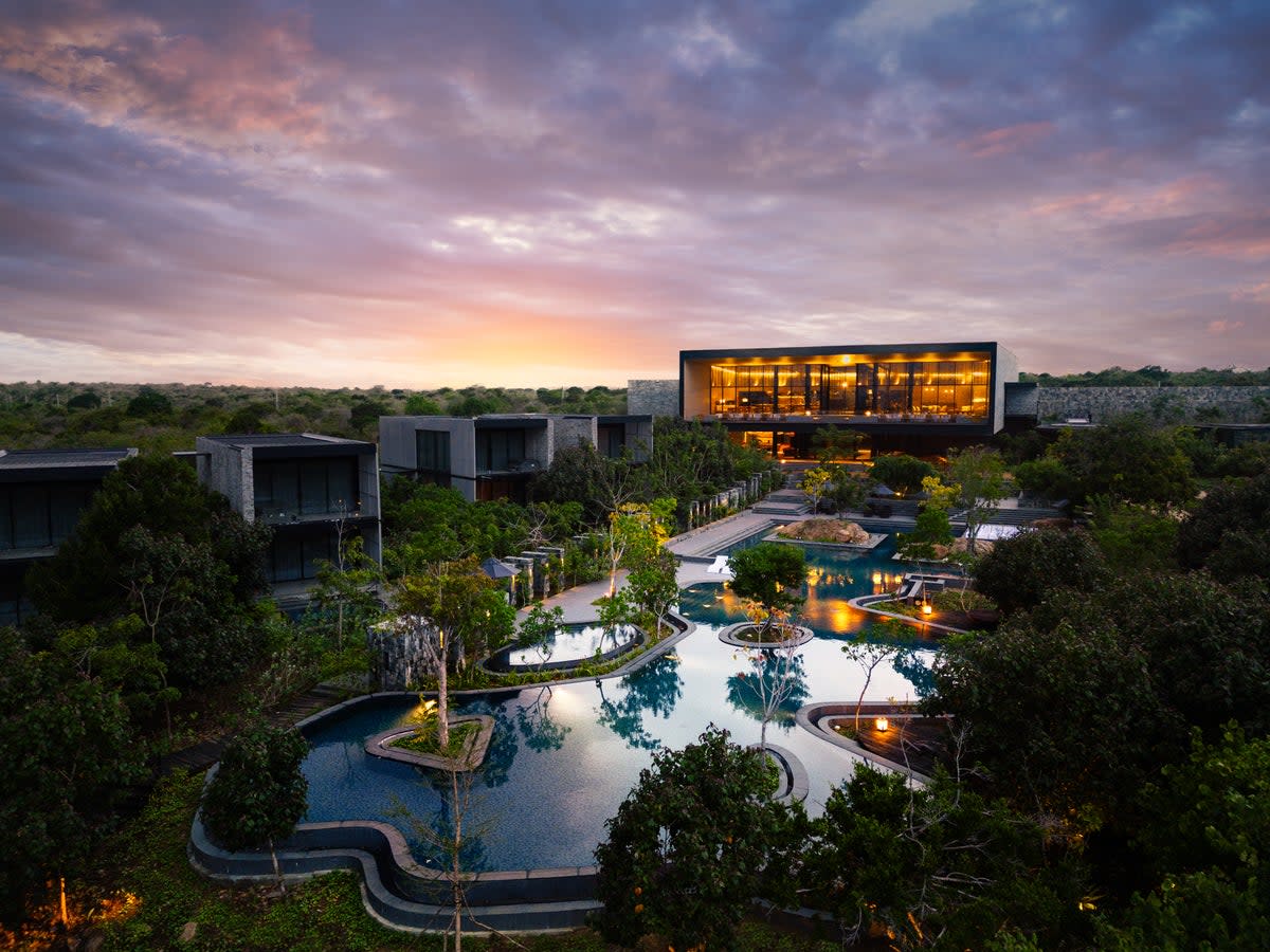 There are no fences separating wildlife from guests at Hilton Yala (Hilton)