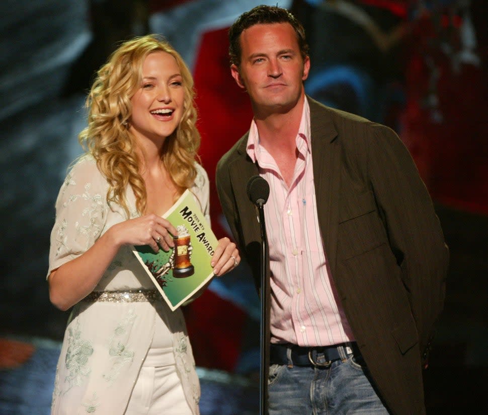 CULVER CITY, CA - JUNE 5: (U.S. TABLOIDS OUT) Actress Kate Hudson and actor Matthew Perry present the award for 