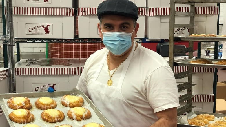 Buddy Valastro in face mask