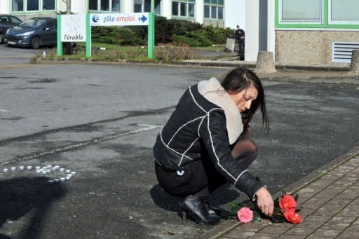 Francia estaba conmocionada este jueves por el suicido a lo bonzo la víspera de un desempleado que ya no tenía derecho a subsidios y que había anunciado sus intenciones de quitarse la vida. (AFP | Frank Perry)