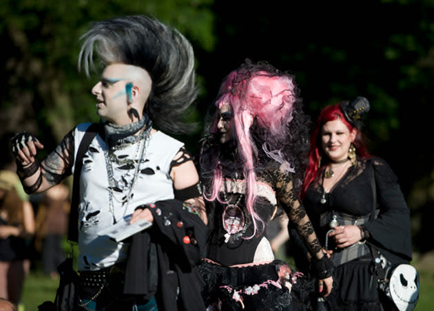 Jedes Jahr zu Pfingsten heißt es "Wave-Gothic-Treffen" in Leipzig (Bild: AP)
