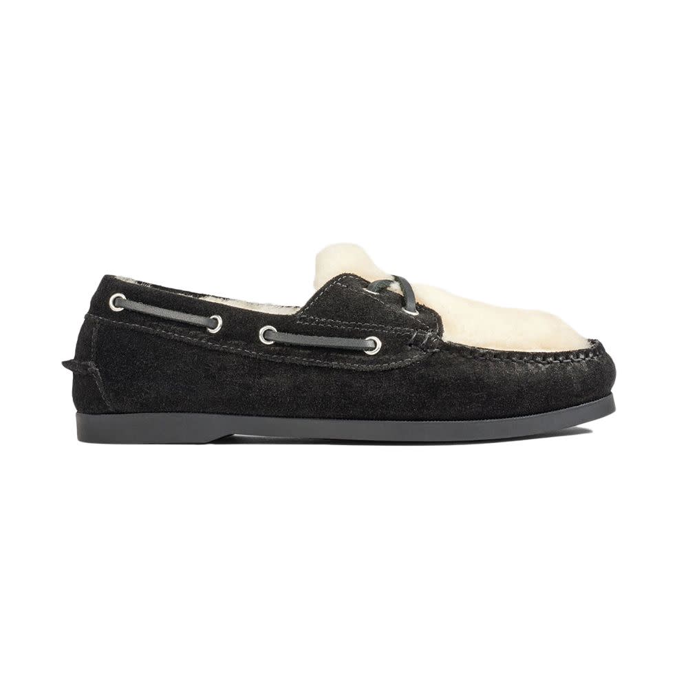 <p><a href="https://go.redirectingat.com?id=74968X1596630&url=https%3A%2F%2Fwww.ghbass.com%2Fwomens-hampton-shearling-boat-shoe-bax1m006%3Fsrsltid%3DAfmBOopSrOw3CsGnBgBuY9VetOpyTceb0bKMjsCdRJoqcQDNaNTNO0j3bEA%23bass_sku_color%3D10776&sref=https%3A%2F%2Fwww.elle.com%2Ffashion%2Faccessories%2Fg60190765%2Fbest-boat-shoes%2F" rel="nofollow noopener" target="_blank" data-ylk="slk:Shop Now;elm:context_link;itc:0;sec:content-canvas" class="link rapid-noclick-resp">Shop Now</a></p><p>Hampton Shearling Boat Shoe</p><p>ghbass.com</p><p>$79.00</p>