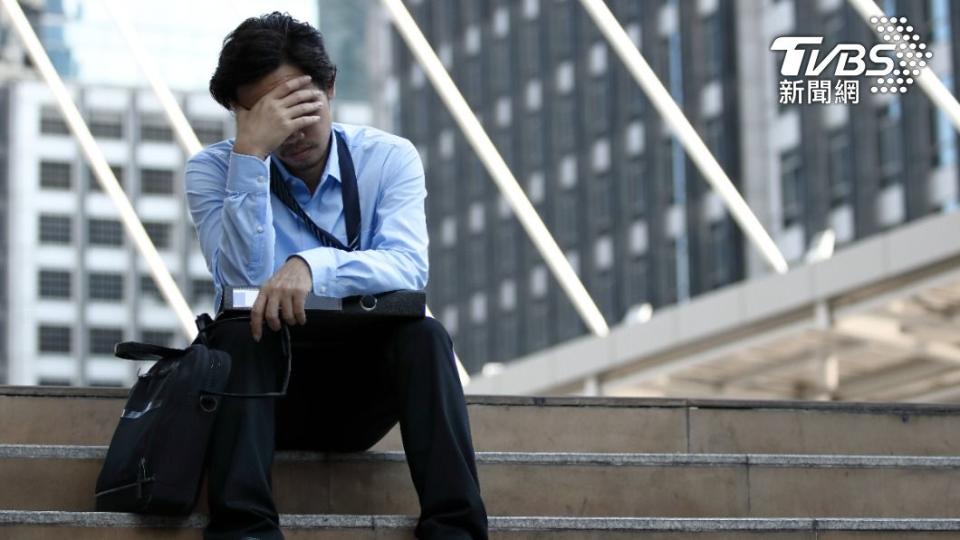 男子買不起房，被長輩罵「沒錢的人才會靠北房價高！」（示意圖／shutterstock達志影像）