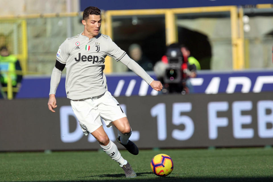 Juventus' Cristiano Ronaldo controls the ball during the Italian Serie A soccer match between Bologna and Juventus FC in Bologna, Italy, Sunday, Feb. 24, 2019. (Giorgio Benvenuti/ANSA Via AP)