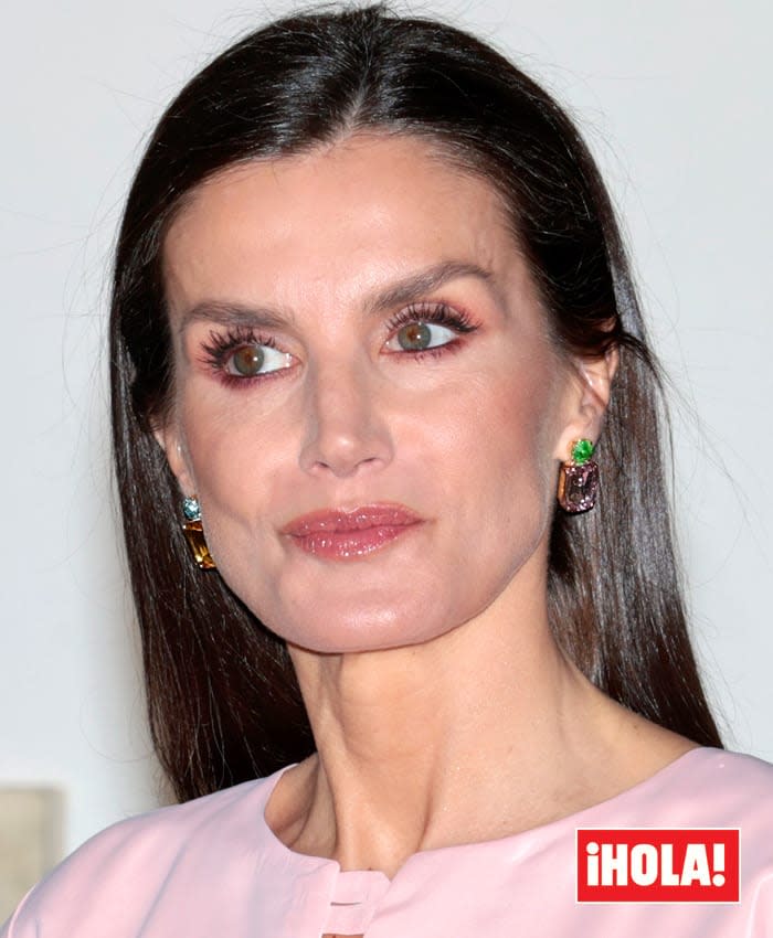 Reina Letizia pendientes Casfhana colores