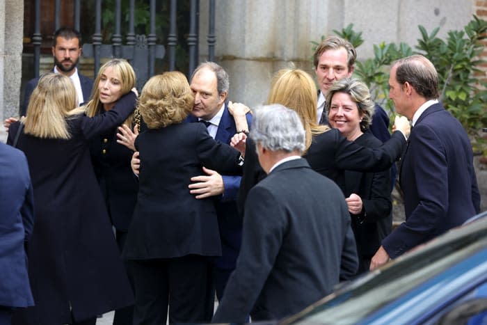 Condolencias a las puertas de la iglesia