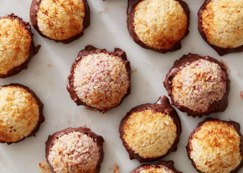 air fryer coconut macaroons