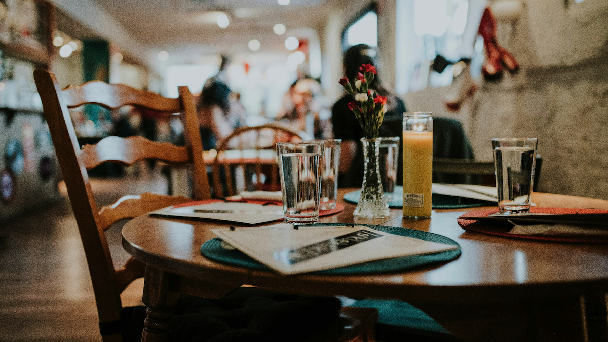 Les propriétaires affirment qu'ils n'ont pourtant rien contre les jeunes gens. | Sandra Seitamaa via Unsplash