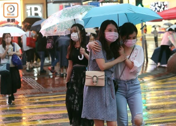 本港今日連場大雨。(黃仲民攝)