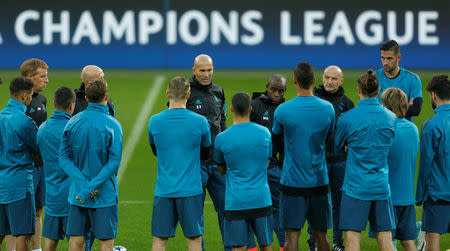 Soccer Football - Real Madrid Training - Dortmund, Germany - September 25, 2017 Real Madrid coach Zinedine Zidane during training REUTERS/Leon Kuegeler