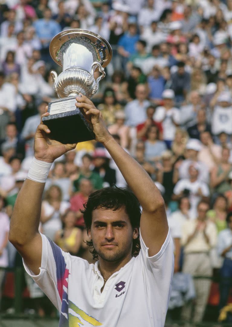 Alberto Mancini campeón en el Foro Itálico en 1989, tras ganarle a Andre Agassi la final