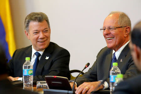 Peruvian President Pedro Pablo Kuczynski and his Colombian counterpart Juan Manuel Santos attend the 3rd Binational Cabinet in Arequipa, Peru January 27, 2017. Courtesy of Peruvian Presidency/Luis Guillen/Handout via REUTERS