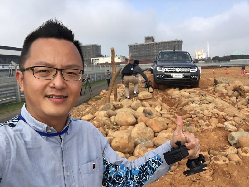 試車當天Amarok V6在台中麗寶越野綜合測試道的傑出越野性能表現，讓邢男 邢雨龍大開眼界！