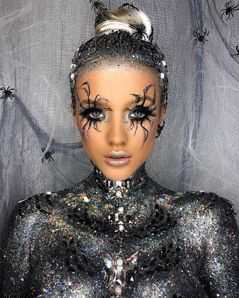 <p>We love a good glitter look and this silver spider queen look is next level amazing! Photo: Instagram/<a rel="nofollow noopener" href="https://www.instagram.com/p/BoKcBg1nzw9/?utm_source=ig_embed" target="_blank" data-ylk="slk:gogetglitter;elm:context_link;itc:0;sec:content-canvas" class="link ">gogetglitter</a> </p>