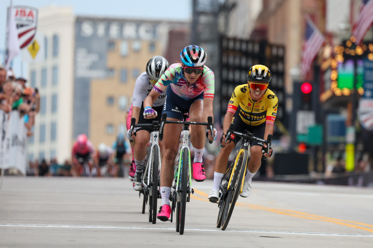  Chloe Dygert holds off Coryn Labecki and Skylar Schneider for the US Pro Road women's title 