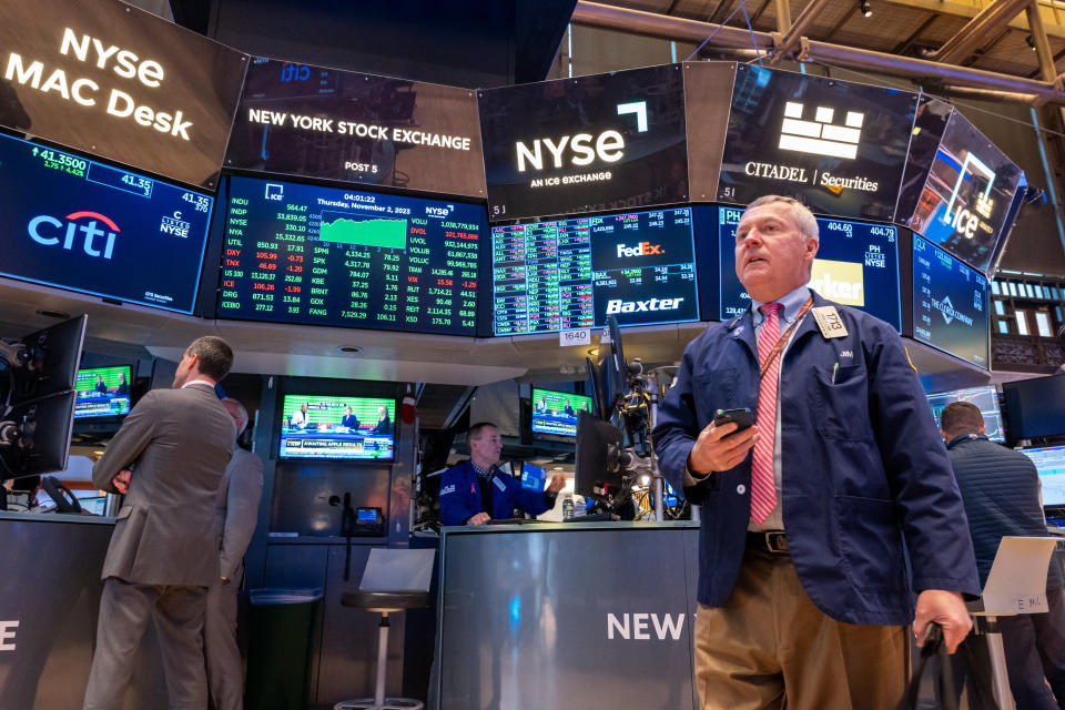 NEW YORK, NEW YORK - NOVEMBER 02: Traders work on the floor of the New York Stock Exchange (NYSE) on November 02, 2023 in New York City. Following more strong corporate results and a growing belief that the Federal Reserve is close to ending its rate-hiking campaign, stocks rallied over 500 points Thursday. (Photo by Spencer Platt/Getty Images)