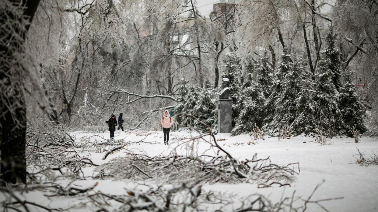 Im äußersten Osten Russlands haben Schnee und Eis die Energieversorgung unterbrochen.