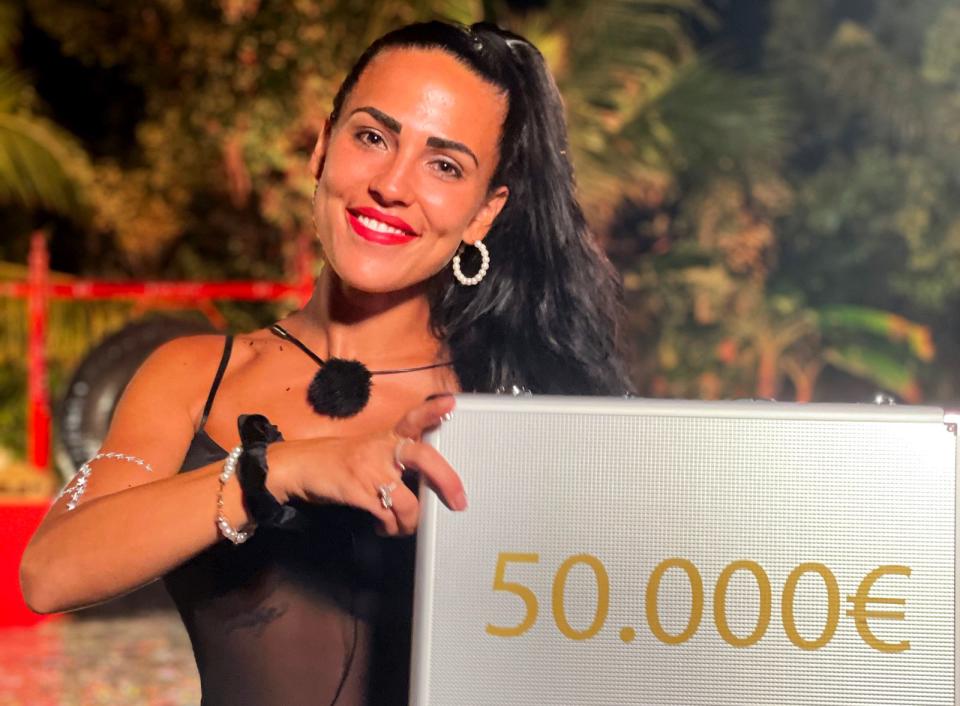 Für sie war Thailand eine Reise wert: Elena Miras gewann die Staffel und kassierte 50.000 Euro. (Bild: RTLZWEI)