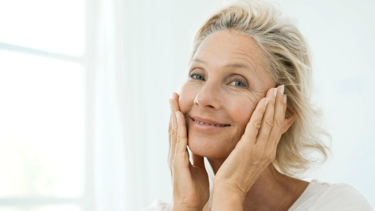  woman doing her skincare 