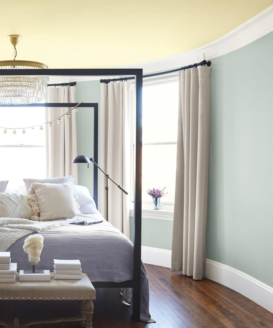 Highlight the ceiling with dreamy hues