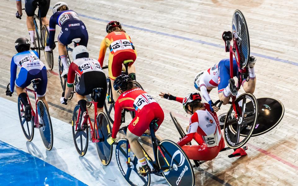 Laura Kenny of Great Britan and Kisato Nakamura of Japan crash during the Women’s Omnium Tempo race in January 2020 - SWPIX.COM